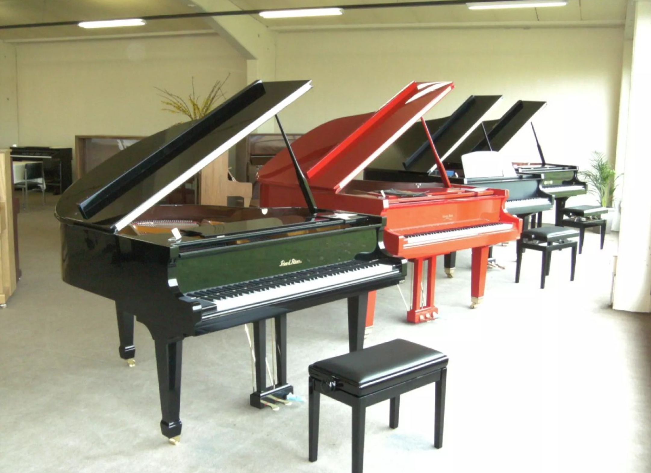 Tweede toonzaal van Piano's Verhulst