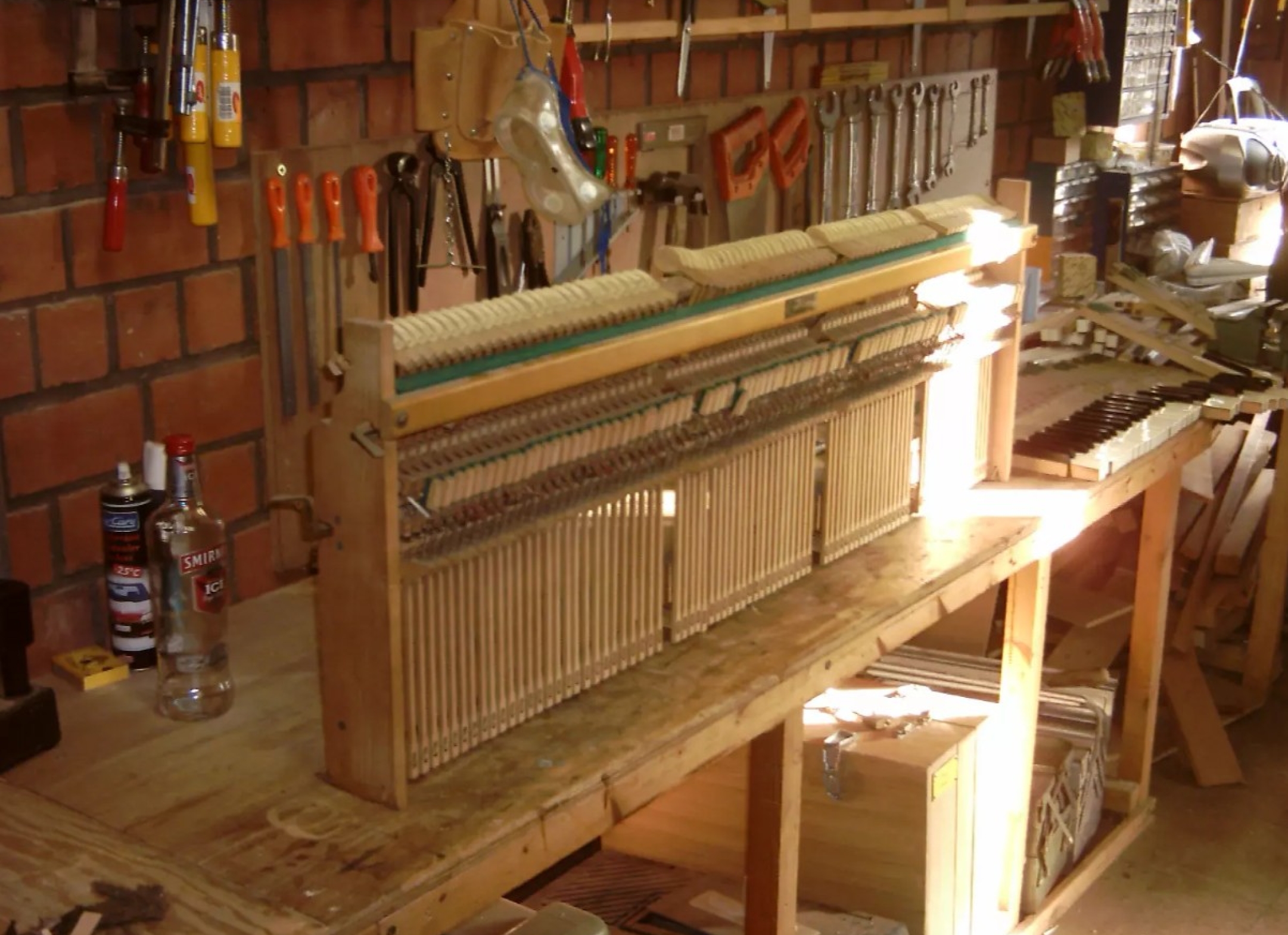 30 jaar Piano's Verhulst - van eerste werkplaats naar volwaardig atelier met toonzaal